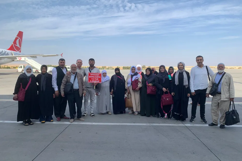 Umreciler dualarla kutsal topraklara uğurlandı