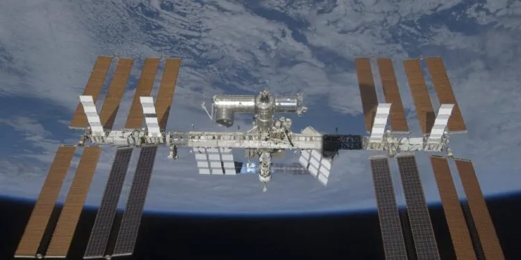 NASA uzay istasyonunun insanların üzerine düşmesinden korkuyor
