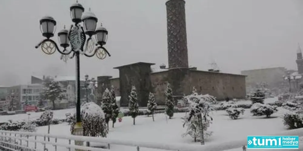 Erzurum’da hayat felç! Beyaz çilem hoş geldin
