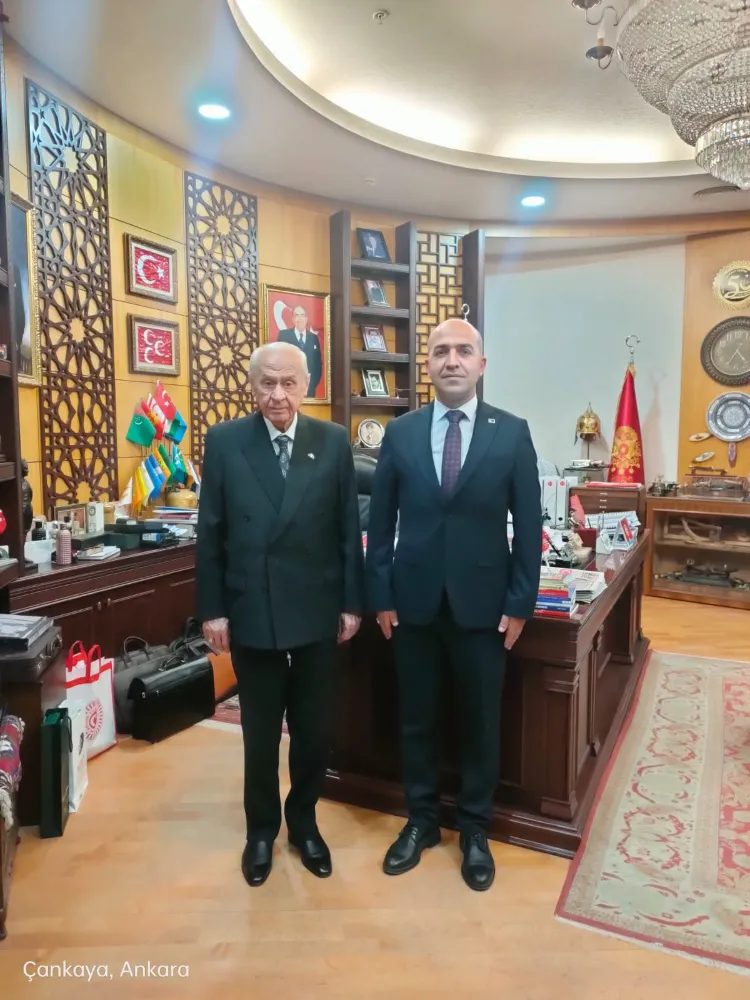 Özü de bir sözü de bir 