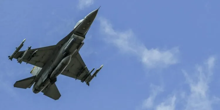 Çin ve Rus uçakları Japonya yakınlarında birlikte uçtu