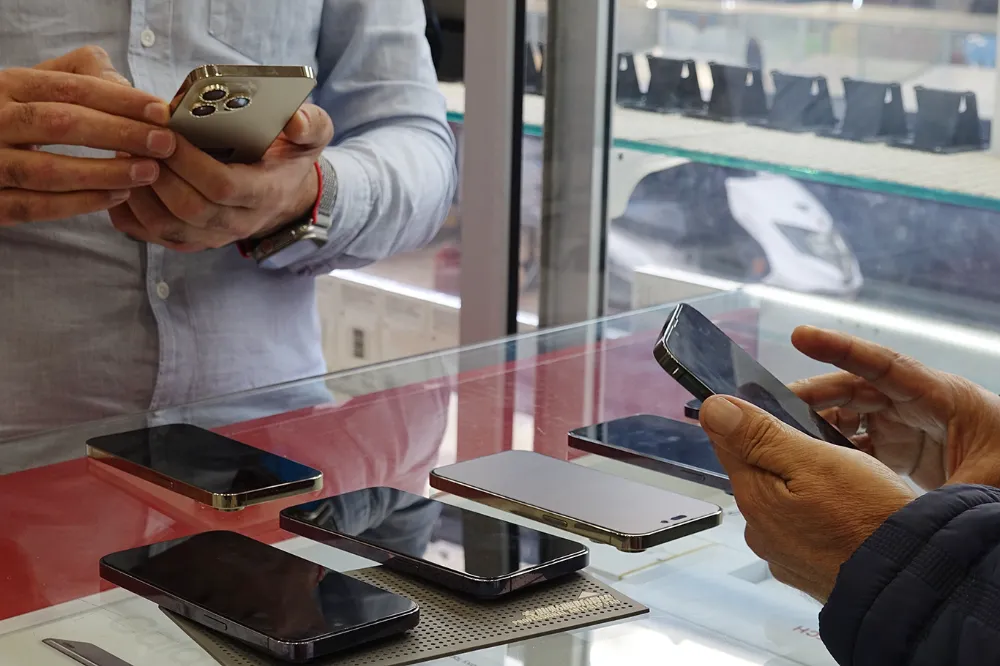 Esnaf: Bir yıl sinyal almayan telefonların kapatılması büyük mağduriyet oluşturacak