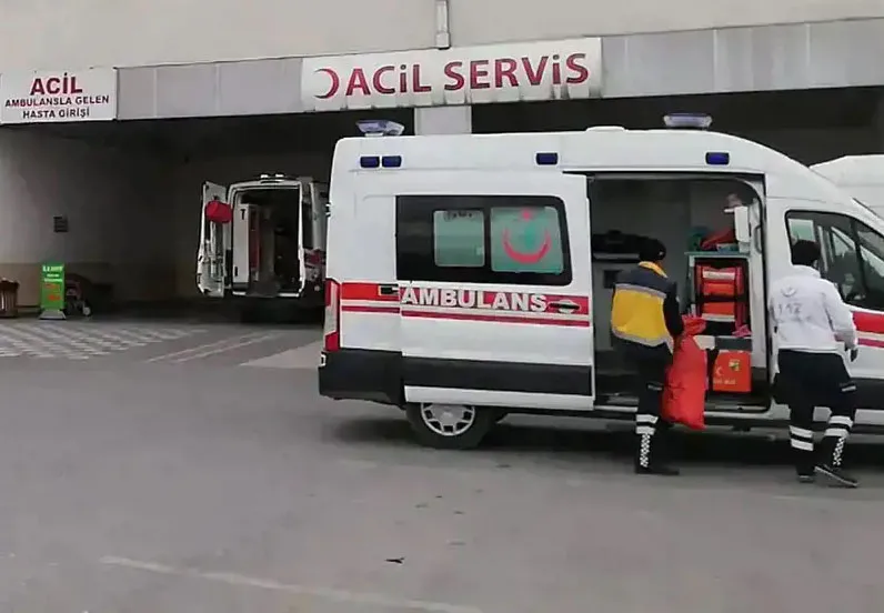 Sobadan sızan gaz 2 kişiyi zehirledi