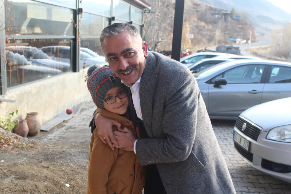 Çocukların katledildiği bir dünyada “birilerinin” insanlık kavramını sorgulaması gerekir