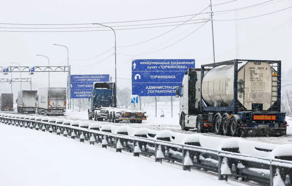 Finlandiya, Rusya sınırındaki geçişleri bir ay daha kapalı tutacak