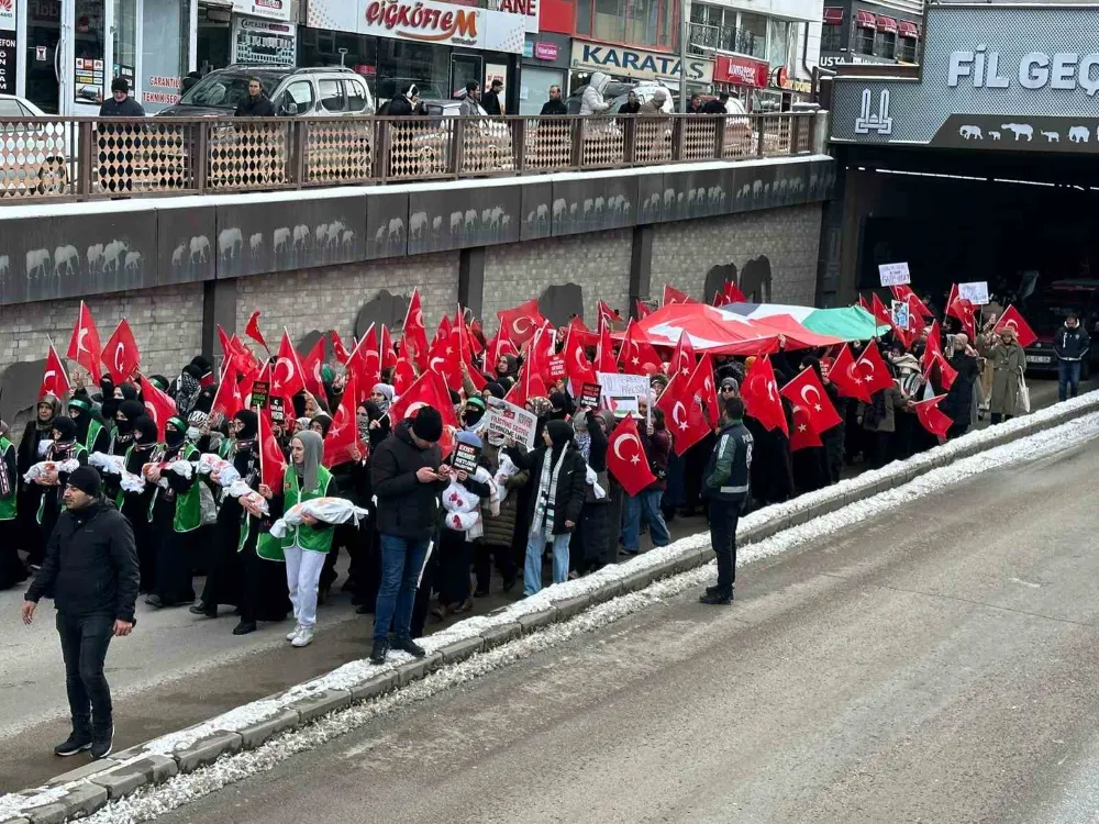 Erzurum Şehitler ve Gazze için yürüdü
