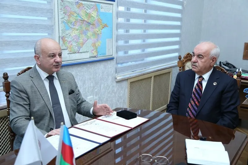 Profesör Elton Memmedov uluslararası ödüllerle onurlandırıldı...