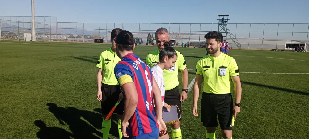 Antalya da dostluk adına  futbol coşkusu