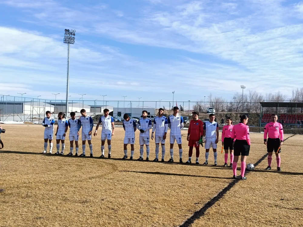 PALANDÖKEN BELEDİYE SPOR GALİBİYETİ ÜÇ GOLLE ALDI