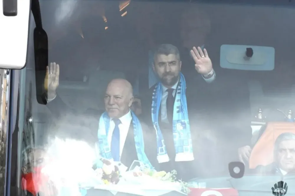 Kıskandıran buluşma