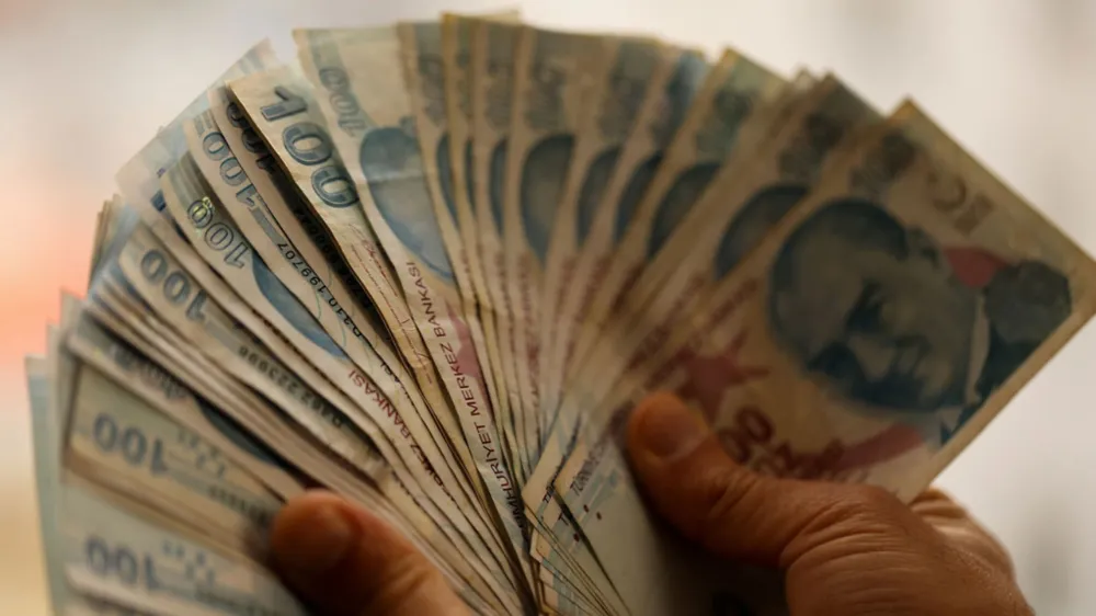 SSK ve BAĞ-KUR emeklilerine yüzde 8.92 zam! 