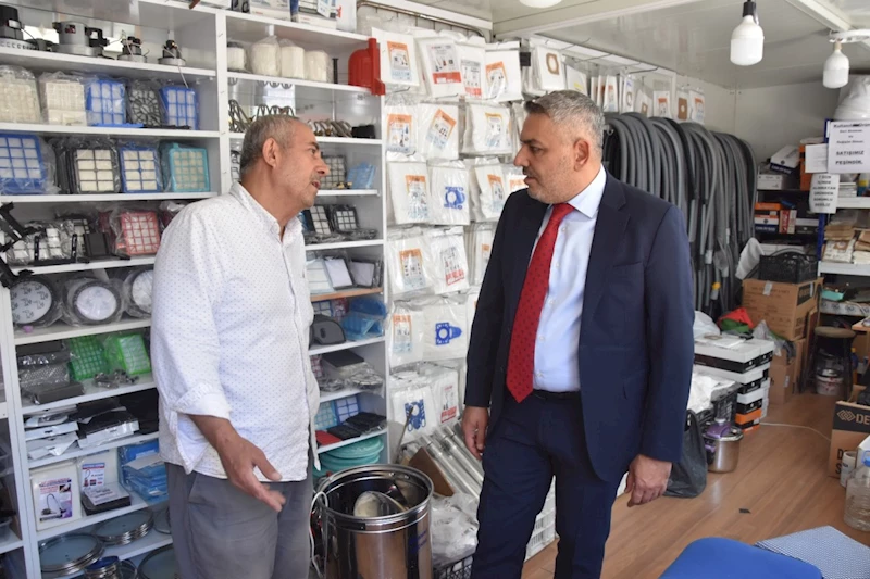 Başkan Sadıkoğlu, Kışla Caddesi ve Söğütlü Cami esnafları ile bir araya geldi 