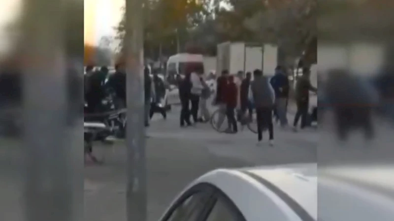 Şanlıurfa’da öğrencilerin silahlı kavgası kameraya yansıdı: 2 yaralı  - Videolu Haber
