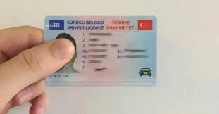 Bazı ehliyet çeşitlerinde yaş sınırı düşürüldü 