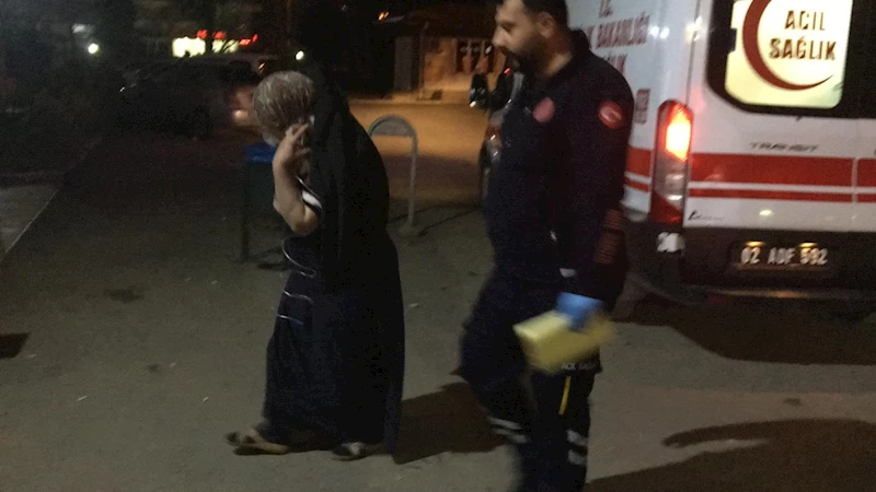 Kahta’da evde çıkan yangında 7 kişi dumandan etkilendi 