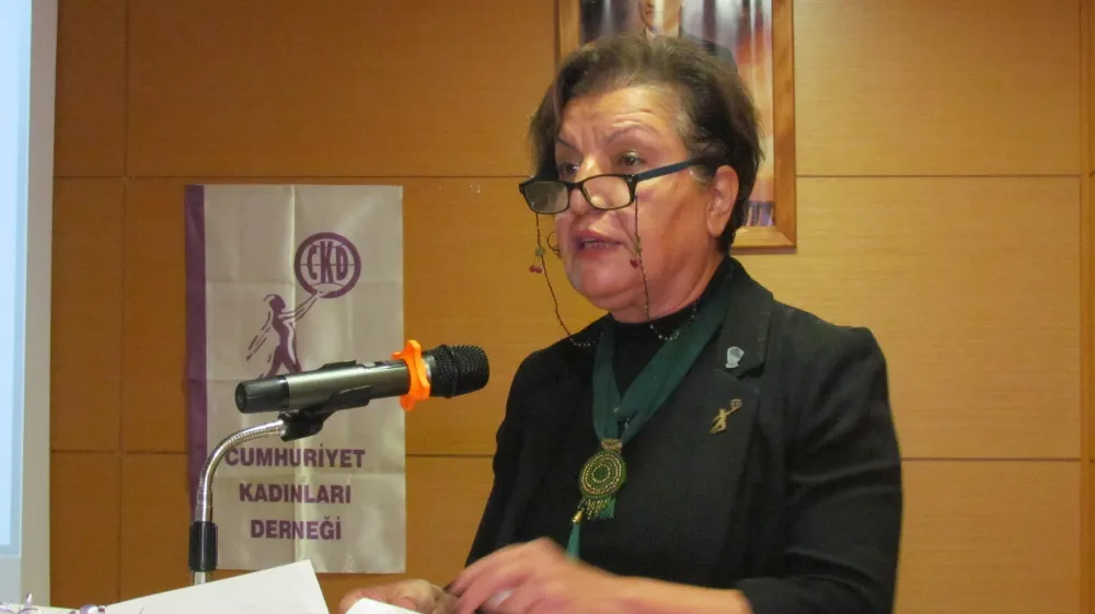 Cumhuriyet Kadınları Derneği Antalya Konyaaltı Şubesi Panel Düzenledi