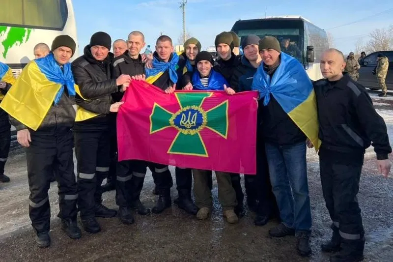 Ukrayna ile Rusya arasında esir takası Ukrayna 207 askerini geri aldı