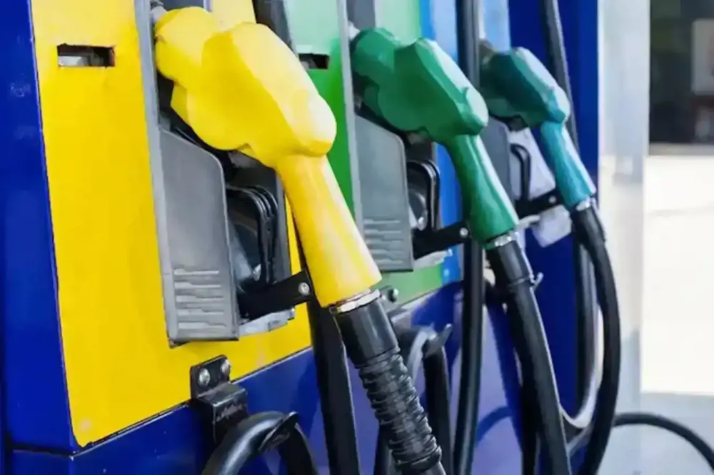 Benzine gelen zam pompa fiyatlarına yansıdı