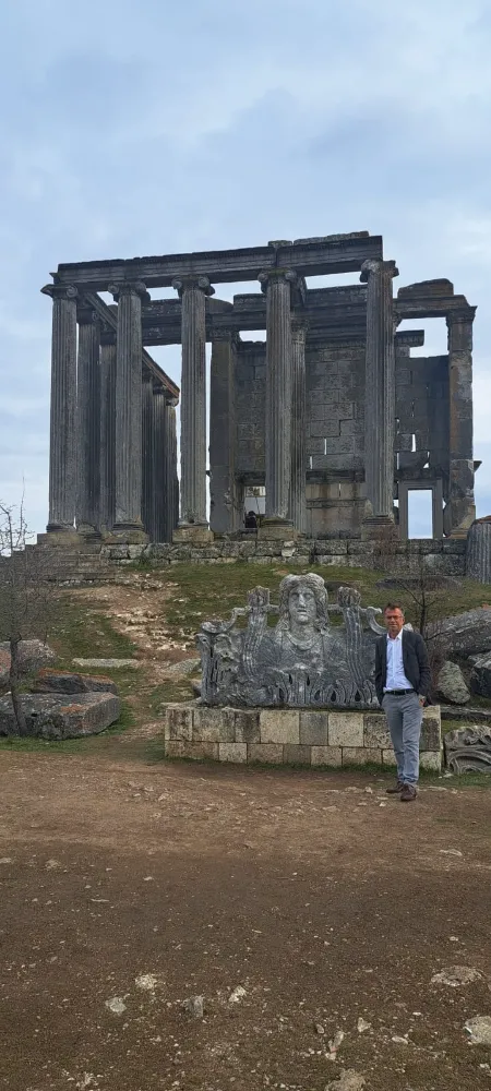 Türkiye’de ki en sağlam Zeus Tapınağı