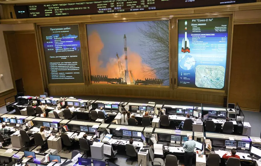 Progress uzay yük gemisini taşıyan Soyuz taşıyıcı roketi Baykonur