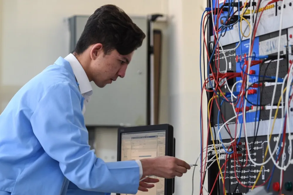 Özel mesleki ve teknik Anadolu Lisesi öğrencilerine verilecek destek tutarları artırıldı