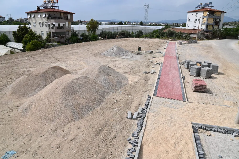 ÇELTİKÇİ MAHALLESİ’NDE YENİ PARK YAPIMINA BAŞLANDI