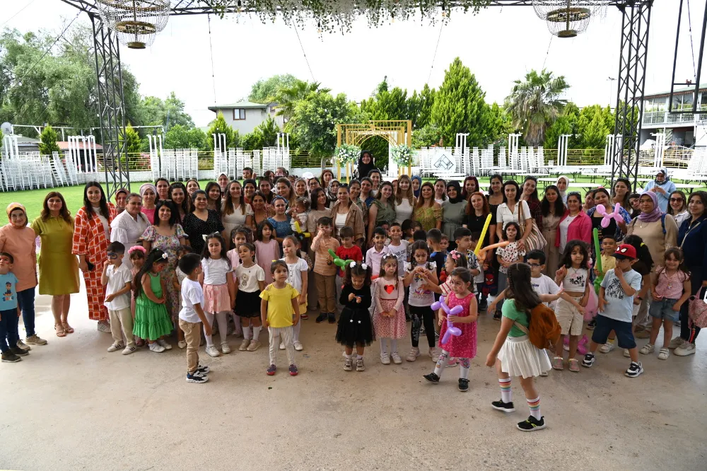 SARILAR KREŞ’TEN ANNELER GÜNÜ KAHVALTISI