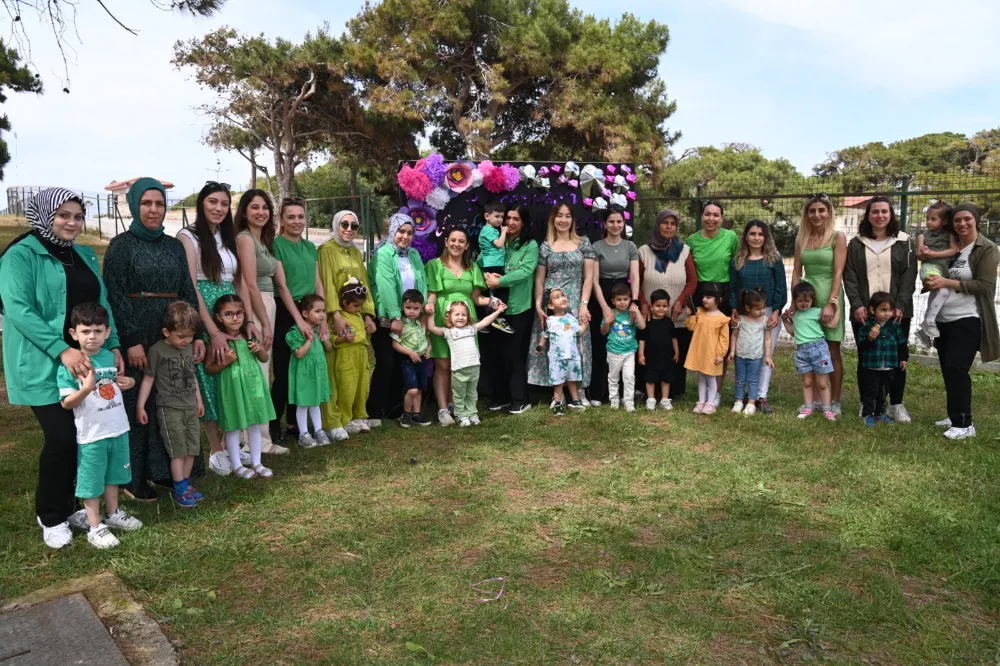 TÜRKAN SÖZEN KREŞ’İNDEN ANNELER GÜNÜ BULUŞMASI