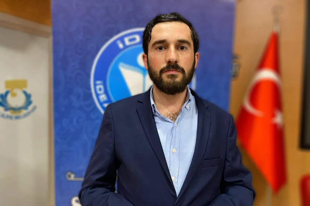 Eğitimci Yazar Aydoğan: Şeytan ve taraftarlarının saldırılarına karşı bizi muhafaza edecek şey ailedir