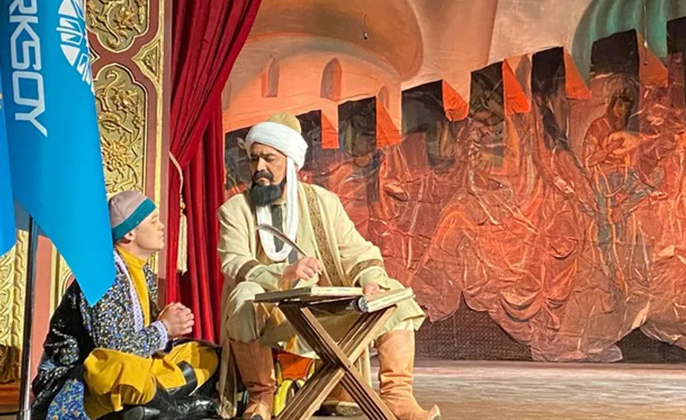 “Kaşgarlı Mahmut” Uygur Müzikal Tiyatrosu Türkiye’ye geldi