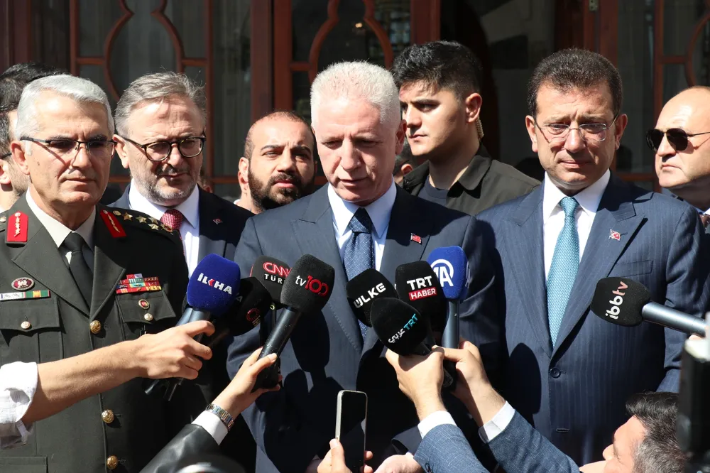 Fatih Sultan Mehmet İstanbul fethinin yıl dönümünde kabri başında anıldı