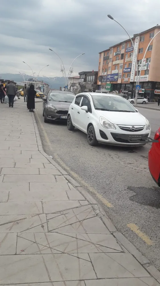 Önce insan olmak, insan olmayı bilmek!