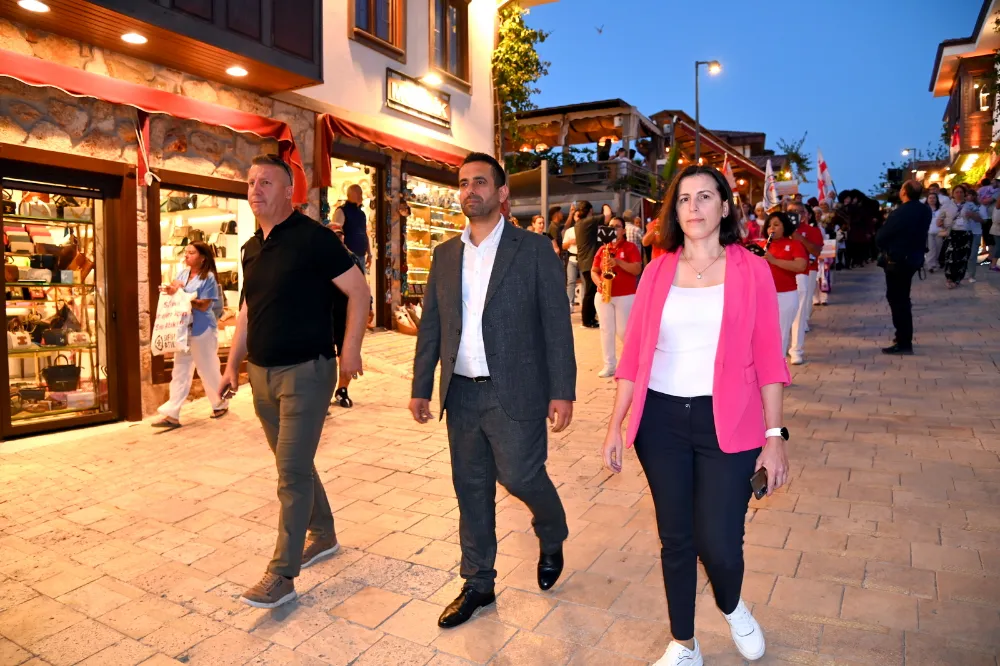 MANAVGAT DANS VE MÜZİK FESTİVALİ MUHTEŞEM BİR AÇILIŞLA BAŞLADI