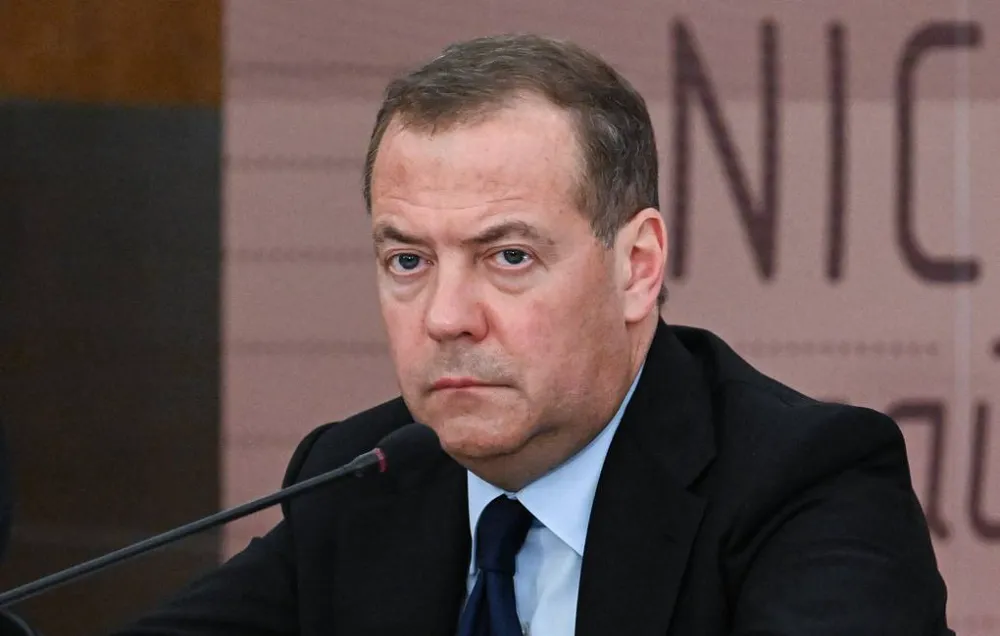 Medvedev: Kimse Ermenistan ve Ukrayna