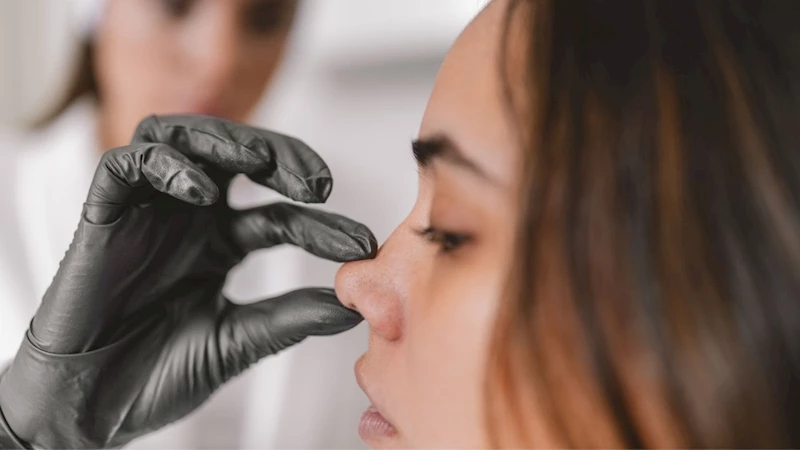 Ameliyatsız estetik yöntemleri doğal güzelliğin korunmasını sağlıyor 