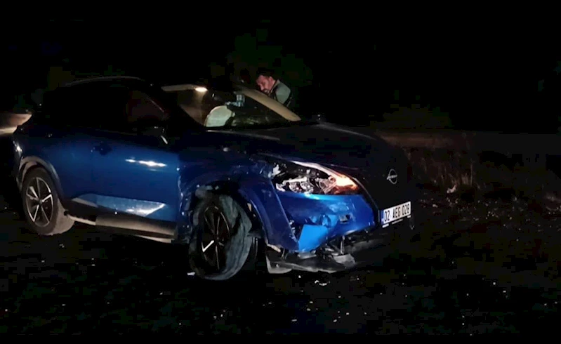 Otomobiller kafa kafaya çarpıştı: 8 yaralı 