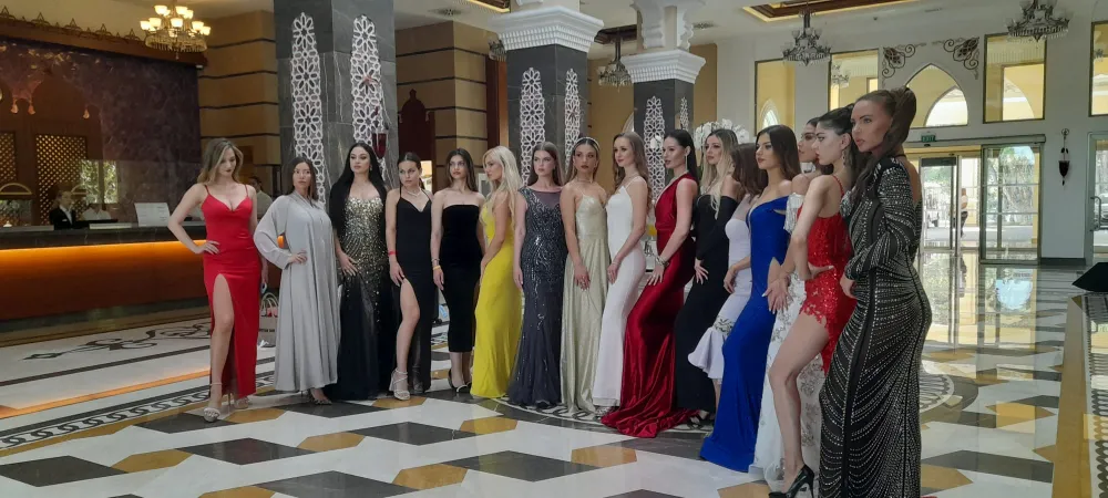 30 ülkenin güzelleri Antalya