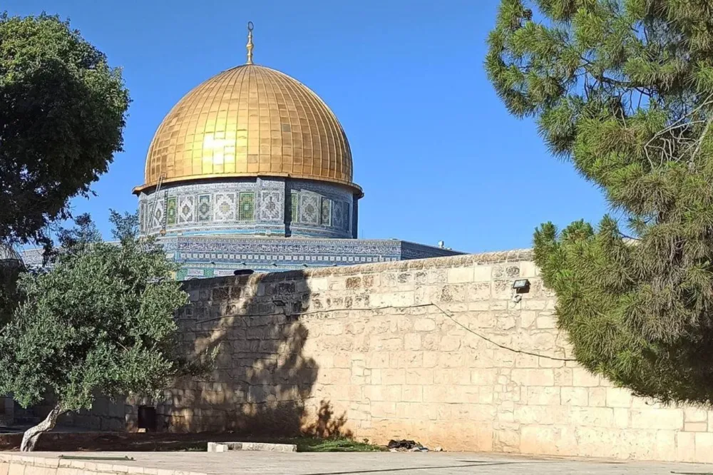 Siyonist işgalcilerden Mescid-i Aksa