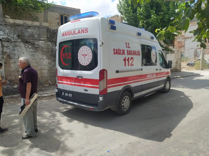 Otomobil ile çarpışan motosiklet sürücüsü yaralandı  - Videolu Haber