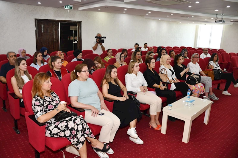 Depremin yaralarını sarıyorlar 