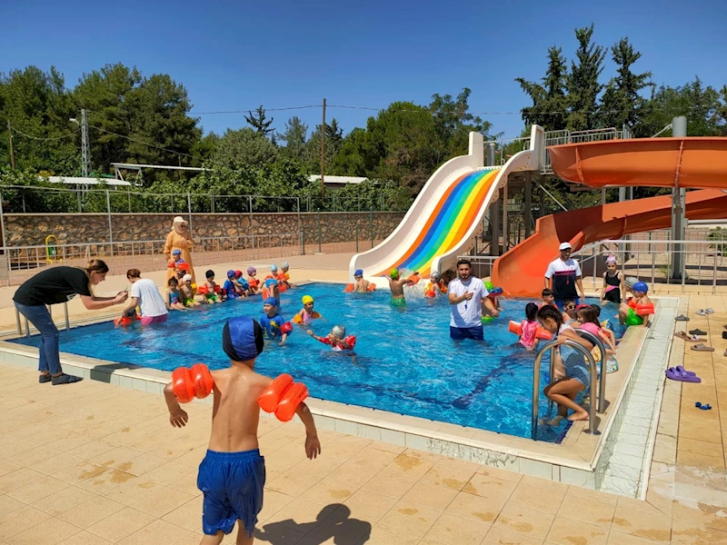 Aquapark çocuklara kapılarını açtı  