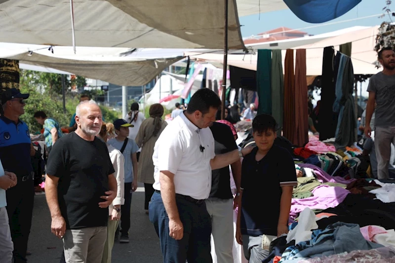 Akyazı Kumaş ve Antika Pazarı’na yoğun ilgi   