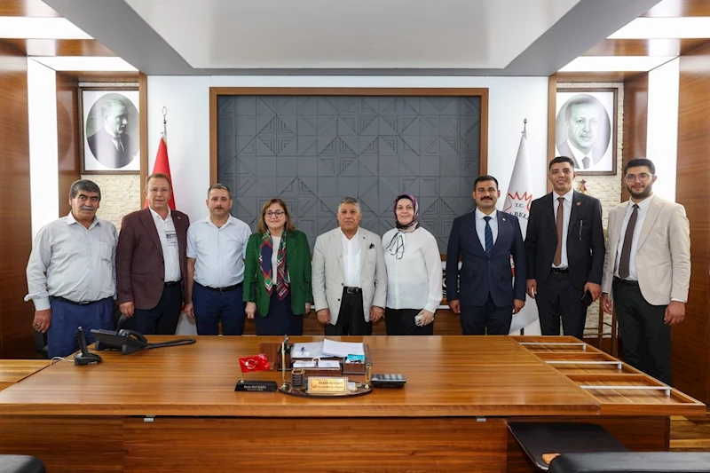 Başkan Şahin, Oğuzeli’ne teknik ekibiyle çıkartma yaptı 