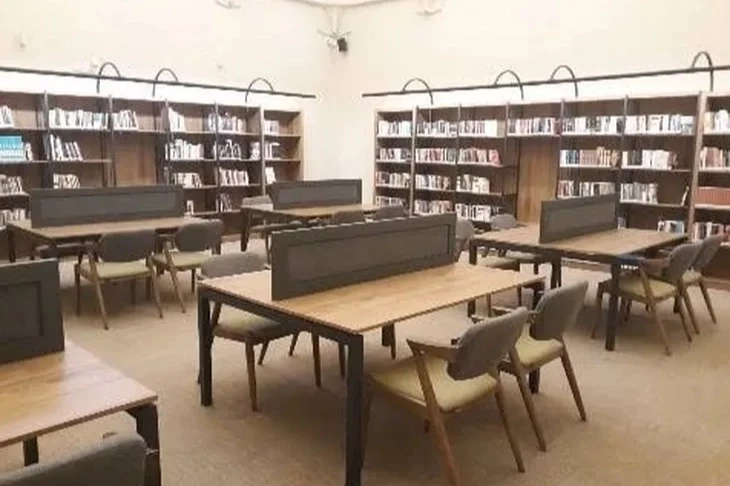 Bursa Mudanya’daki kütüphane kitapseverlerin ilgi odağı oldu