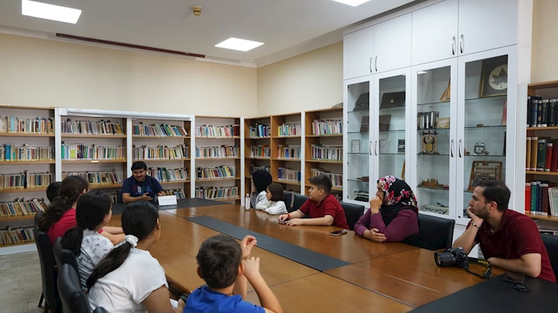 Genç okurlar, Kütüphane söyleşisini büyük bir İlgiyle takip etti 