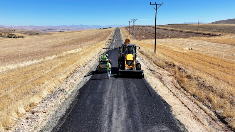 Büyükşehir, Elbistan’da 28 kilometrelik Grup yolunun ulaşımını iyileştiriyor 