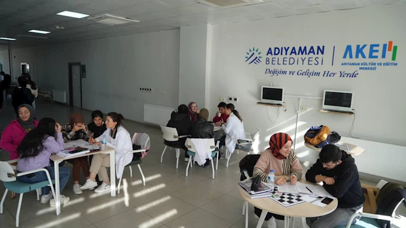 Adıyaman Belediyesi Eğitim ve Kültür Merkezi’nde (AKEM) sömestir yoğunluğu  - Videolu Haber