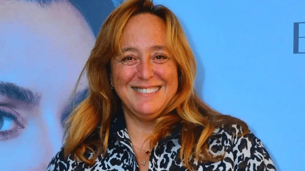 Hatta kendi ayaklarına bir nevi sıktılar.