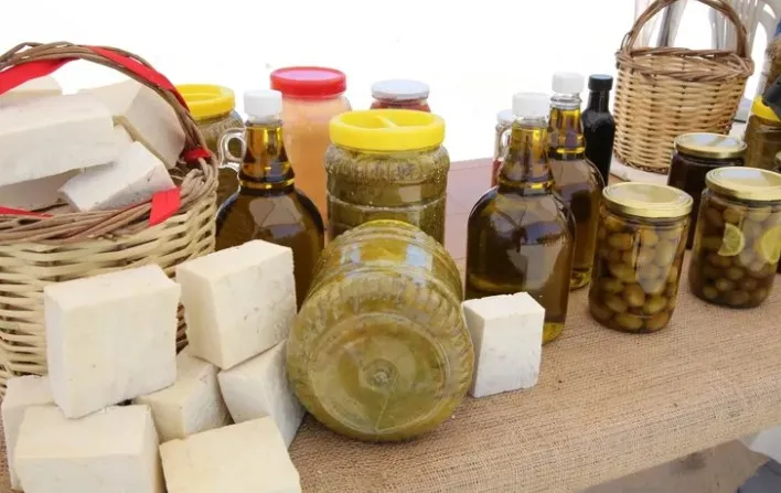 Efes Tarlası’nda Kadın Üreticilerden Doğal Ürün Pazarı Başlıyor