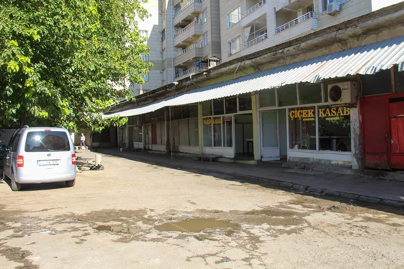 Kasaplar sitesi esnafı yıllardır sorunlarına çözüm arıyor